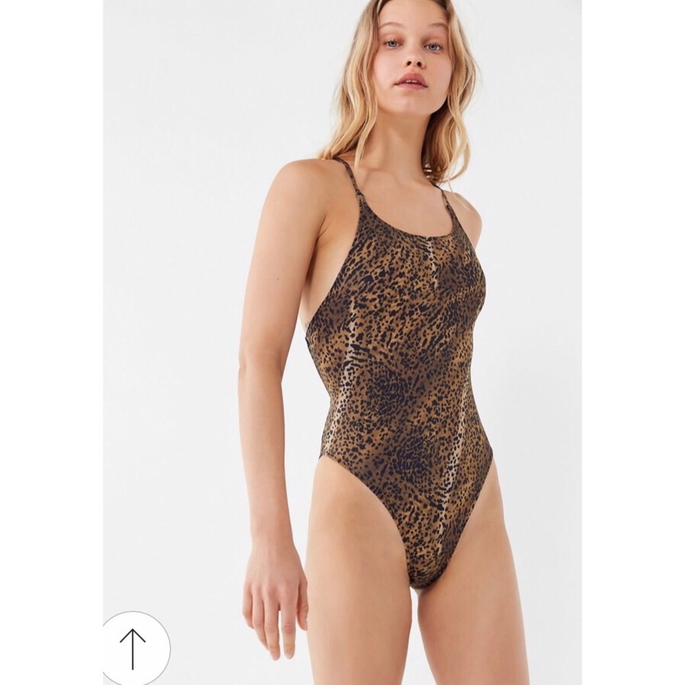 🤎UO - Out From Under Leopard Apron One-Piece🤎